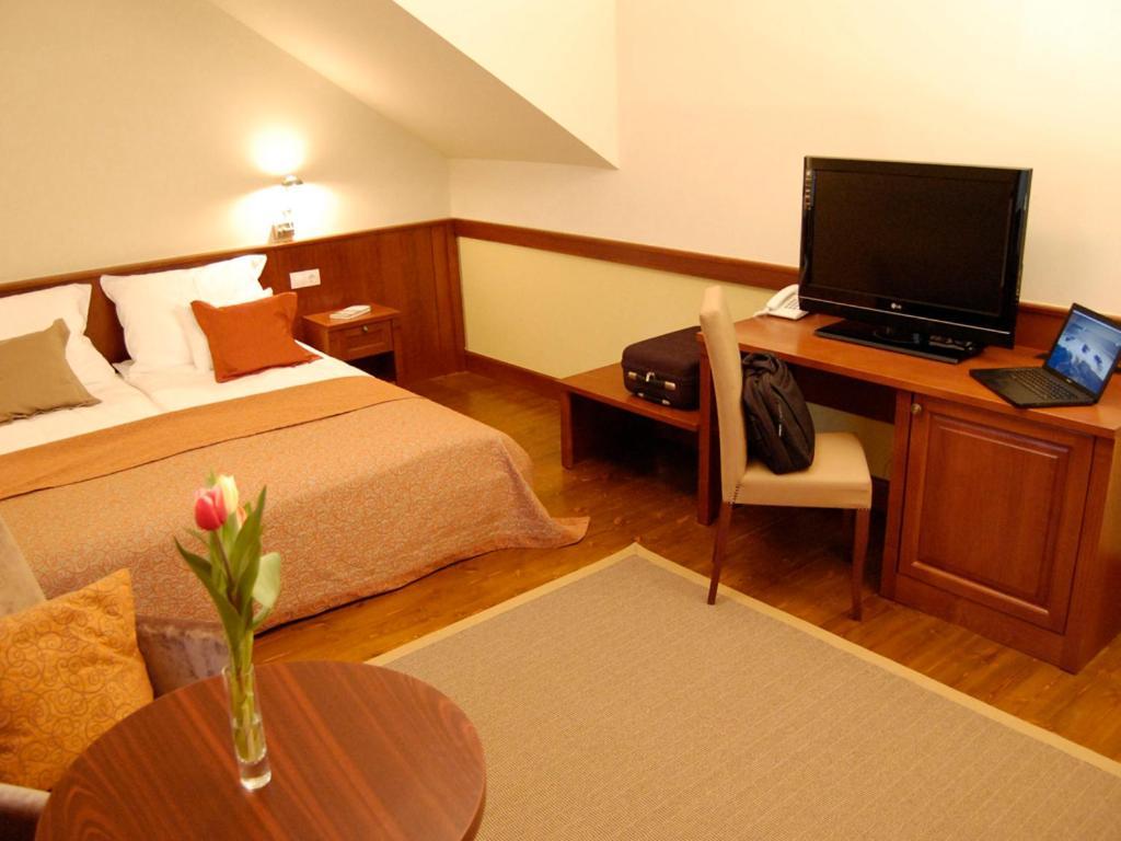 Bártfay Udvarház Tállya Exterior foto